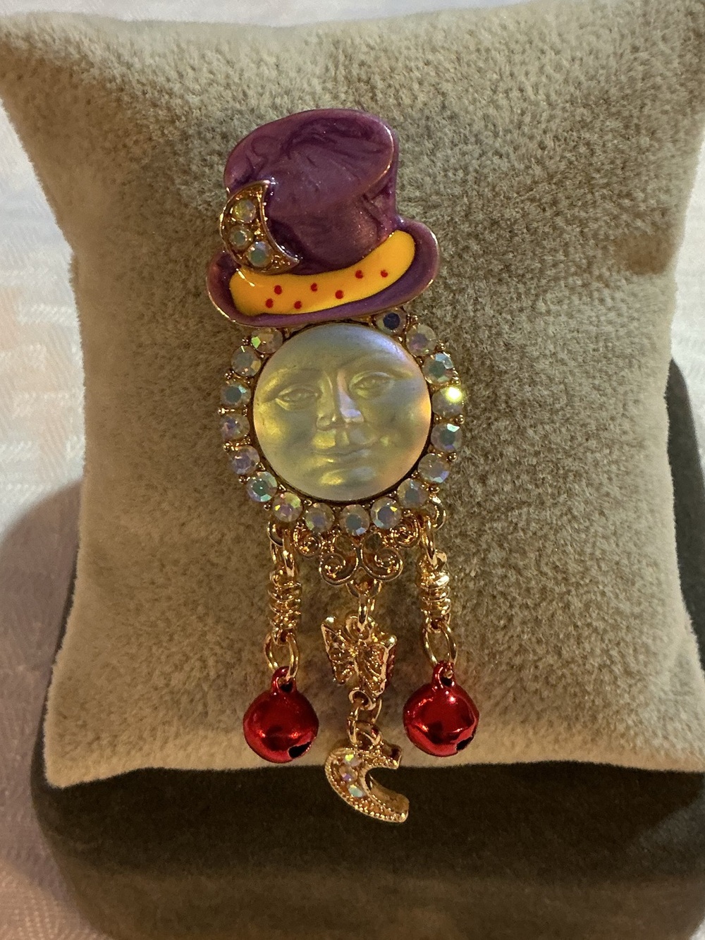 Man in the Moon Top Hat AB Rhinestone Gold Tone Jingle Bell Dangle Brooch